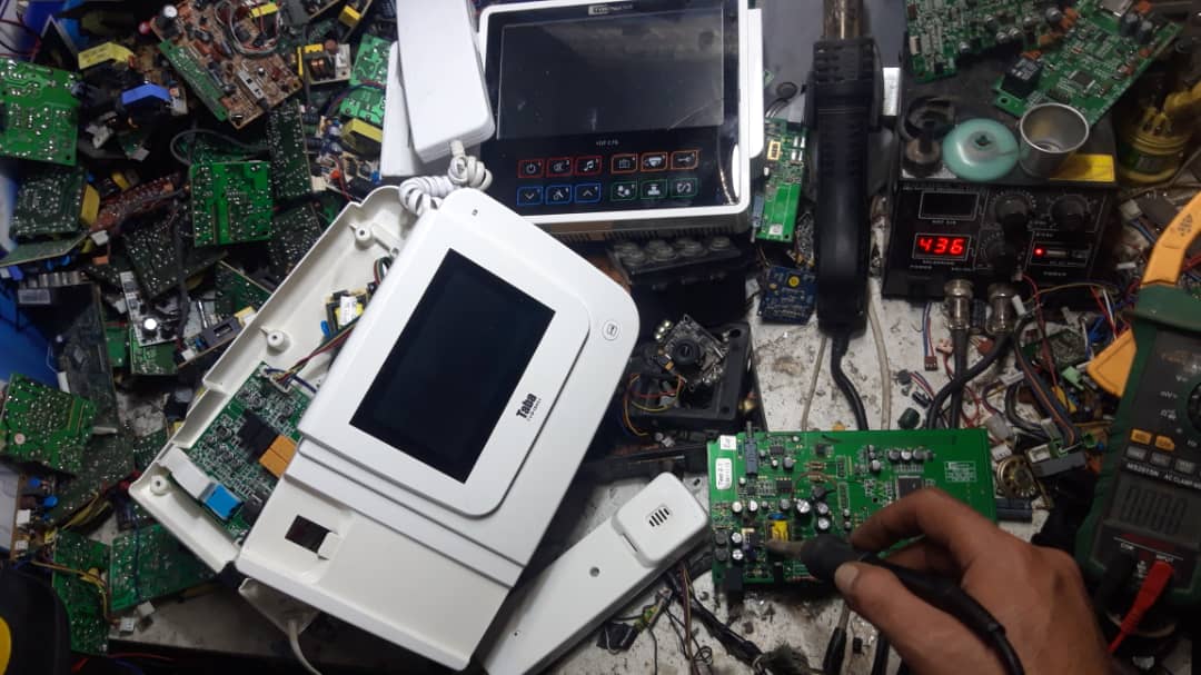 تعمیر آیفون تصویری تابا